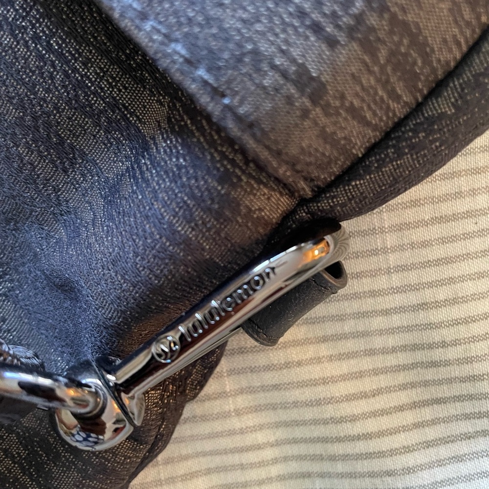 lululemon athletica Black Crossbody Bag - Picture 7 of 11